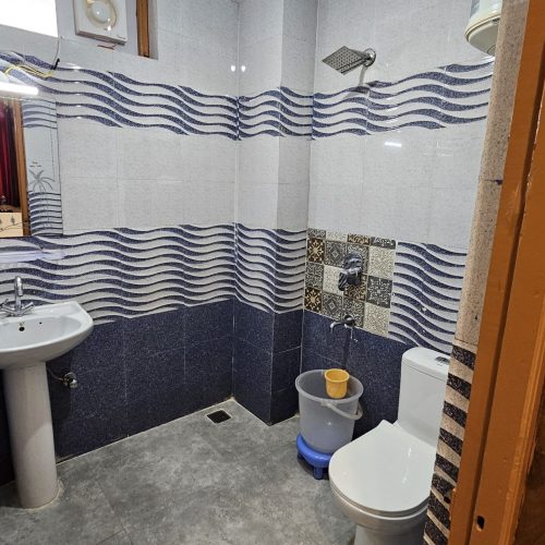 Deluxe Room Bathroom